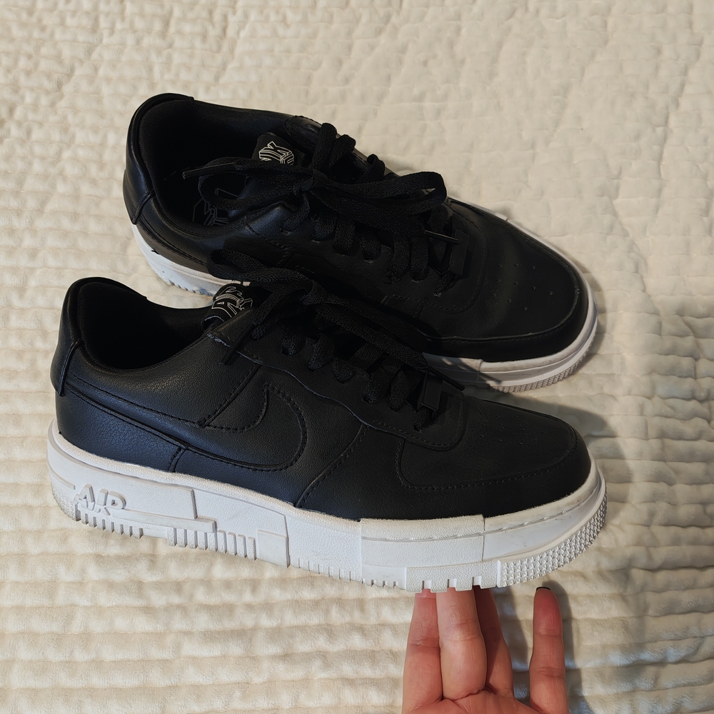 Black Nike Women's Sneakers